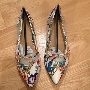 Floral Print Women's Flats NWOT